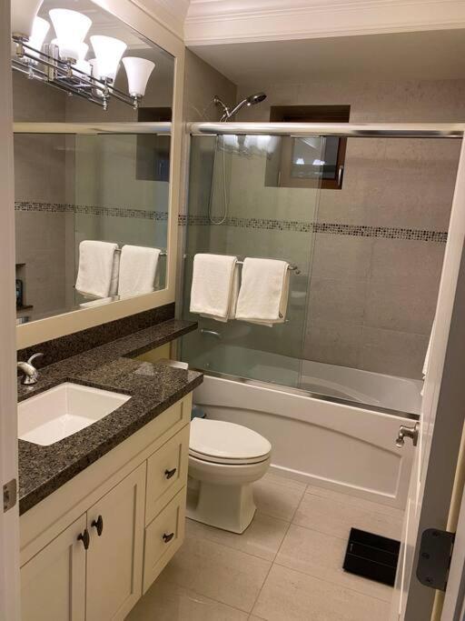 Spacious Modern New Suite Vancouver Exterior foto