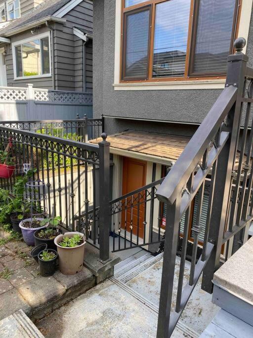 Spacious Modern New Suite Vancouver Exterior foto