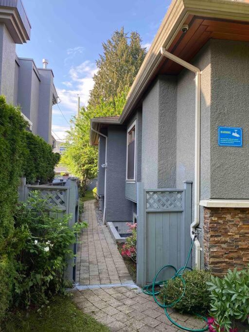 Spacious Modern New Suite Vancouver Exterior foto